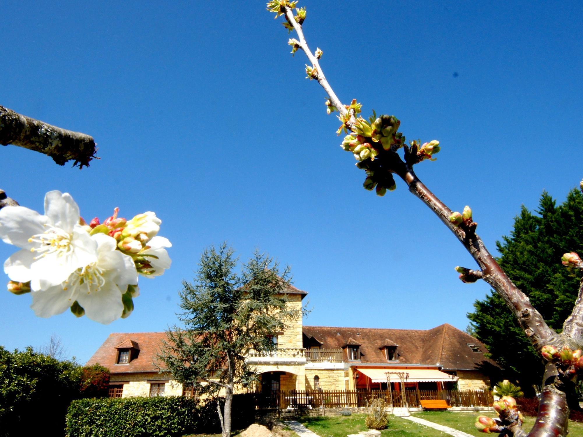 Hotel-Restaurant Les Collines Cublac المظهر الخارجي الصورة